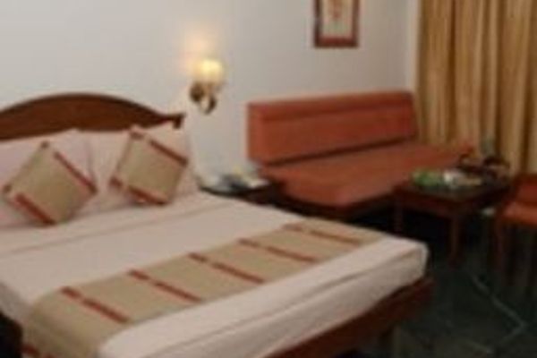 Hotel Sun n Sand (Shirdi)
